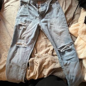 I am selling size 7 pink diamond pants